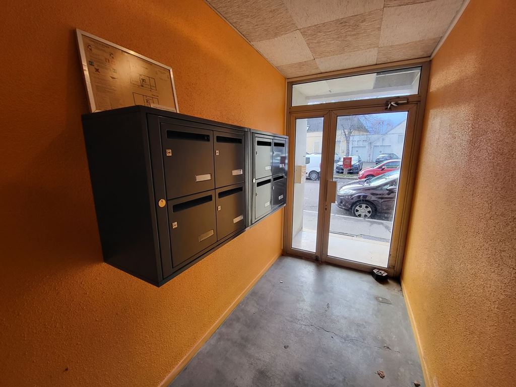 Local commercial CHALON SUR SAONE (71100) BOUCA ET FICHOT TRANSACTIONS