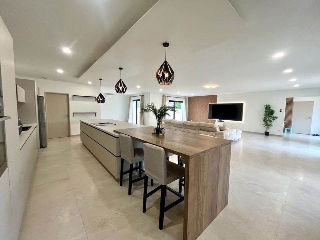Maison Contemporaine CHAMPFORGEUIL (71530) BOUCA ET FICHOT TRANSACTIONS