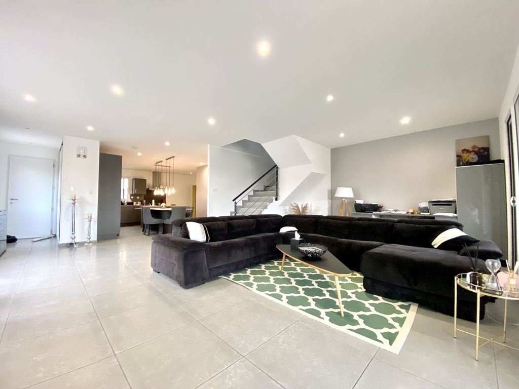 Maison Contemporaine CHATENOY LE ROYAL (71880) BOUCA ET FICHOT TRANSACTIONS